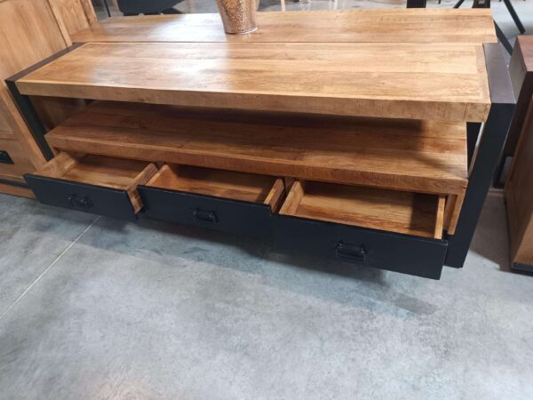 MEUBLE TV 160CM - 3 TIROIRS MANGUIER MASSIF ET MÉTAL NOIR – Image 2