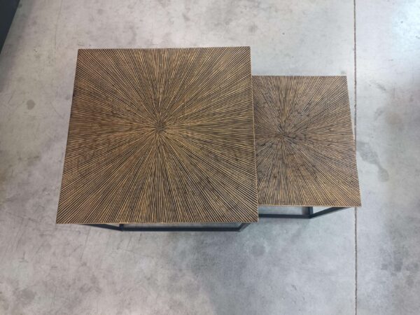 LOT DE 2 TABLES GIGOGNES MÉTAL NOIR ET DORÉ -DESTOCK EXPO – Image 2