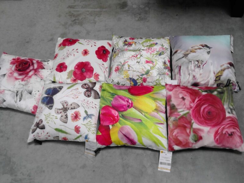 COUSSIN DIVERS MODELES + GARNITURE