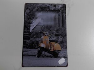 PLAQUE METAL VESPA JAUNE 20X30 CM ANNEXE MEUBLE & DECO