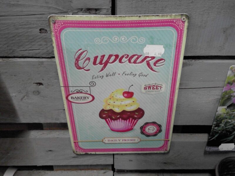 PLAQUE METAL CUPCAKE 20X30CM