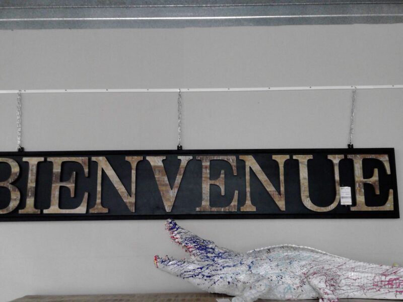 TABLEAU "BIENVENUE" EN MANGUIER NATUREL ET MÉTAL L.245CM