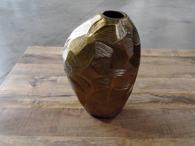 VASE METAL TEXTURÉ COLORIS BRONZE H.26CM