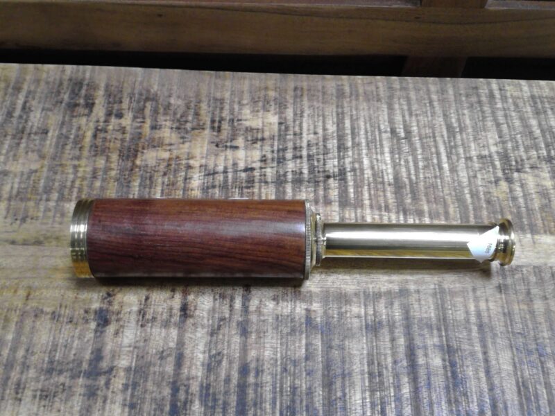 LONGUE VUE DECORATIVE L.26CM COLORIS DORÉ + BOIS