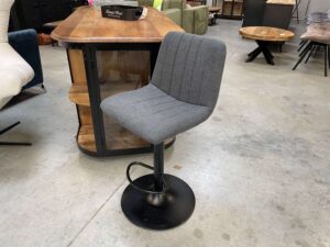 TABOURET DE BAR COLORIS GRIS PIEDS MÉTAL NOIR ANNEXE MEUBLE & DECO