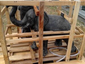 ELEPHANT FONTAINE EN PIERRE RECONSTITUÉE L.100CM ANNEXE MEUBLE & DECO