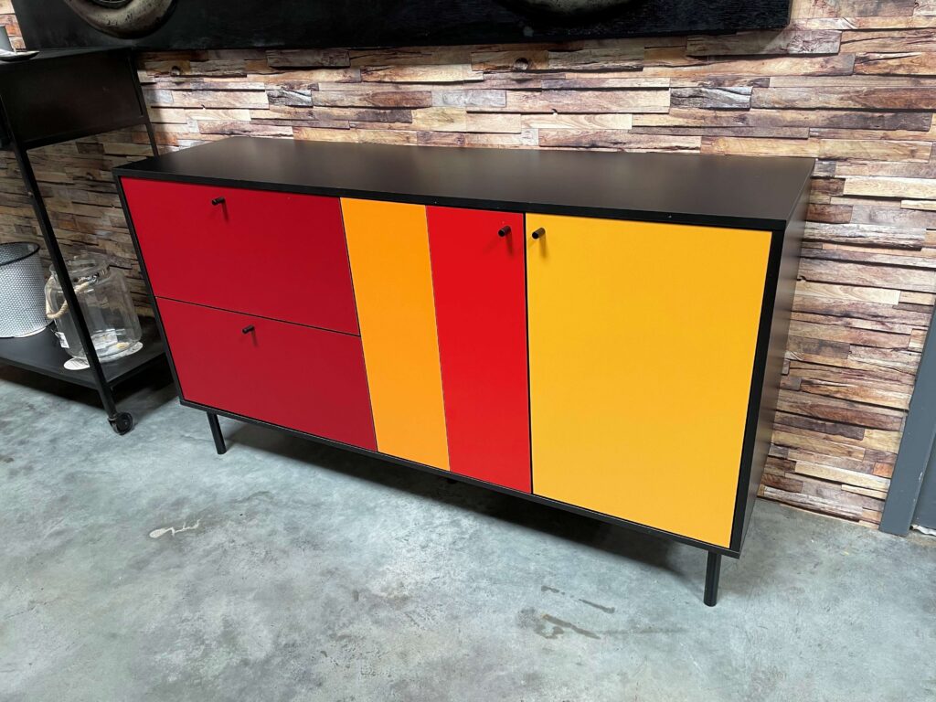 ENFILADE LUCCA 2 PORTES 2 TIROIRS COLORIS ROUGE ET JAUNE