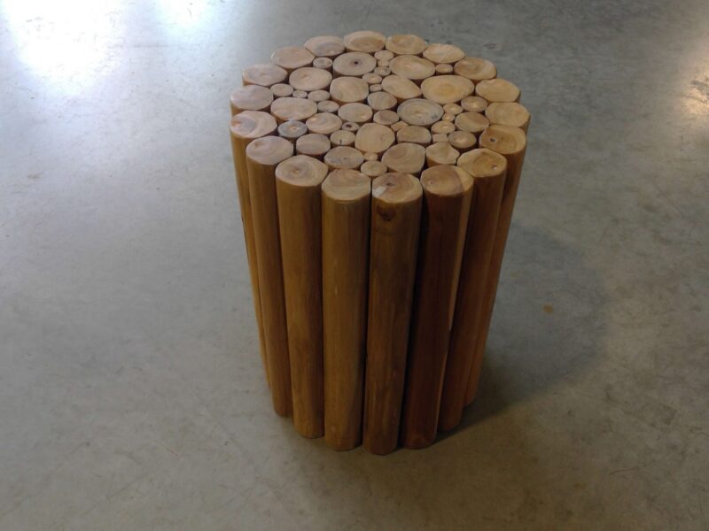 TABOURET / BOUT DE CANAPÉ RONDINS