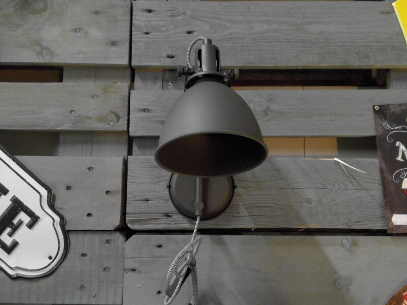 APPLIQUE MURALE EN MÉTAL (MT-2200) DESTOCKAGE