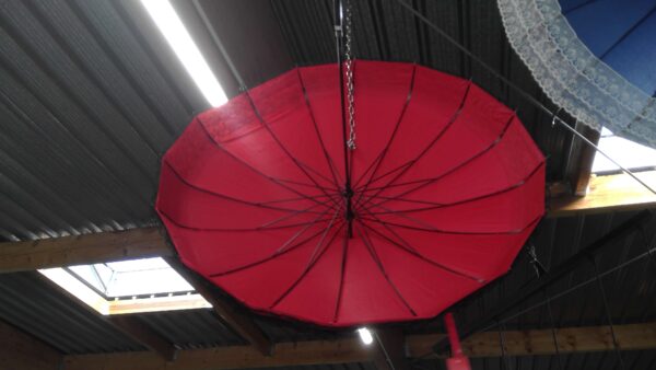 PARAPLUIE ROUGE BANDES NOIRES ANNEXE MEUBLE & DECO