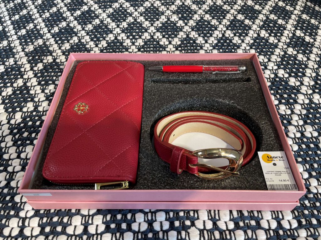 COFFRET FEMME PORTE FEUILLE + CEINTURE + STYLO ROUGE