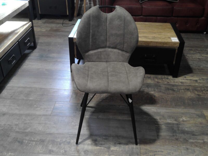 CHAISE LOGAN - MICROFIBRE TAUPE - PIEDS MÉTAL NOIR - MODELE EXPO