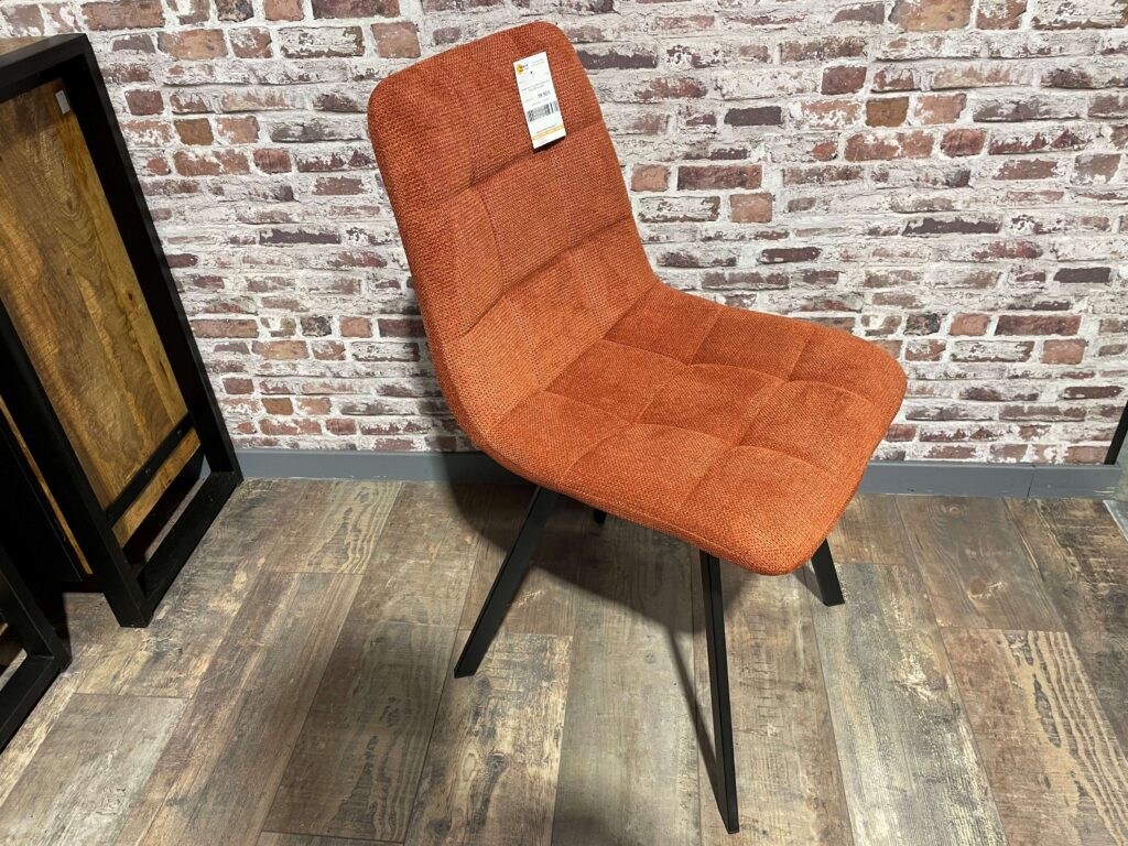 CHAISE CHILI EN TISSU COLORIS TERRACOTA - PIEDS MÉTAL NOIR