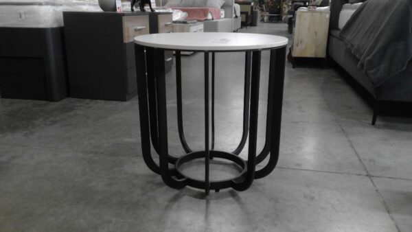 TABLE BASSE RONDE DESSUS MARBRE – PIED METAL NOIR AJOURÉ – DESTOCK ANNEXE MEUBLE & DECO