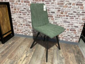 CHAISE CHILI LIGNES COLORIS VERT – PIEDS MÉTAL NOIR ANNEXE MEUBLE & DECO