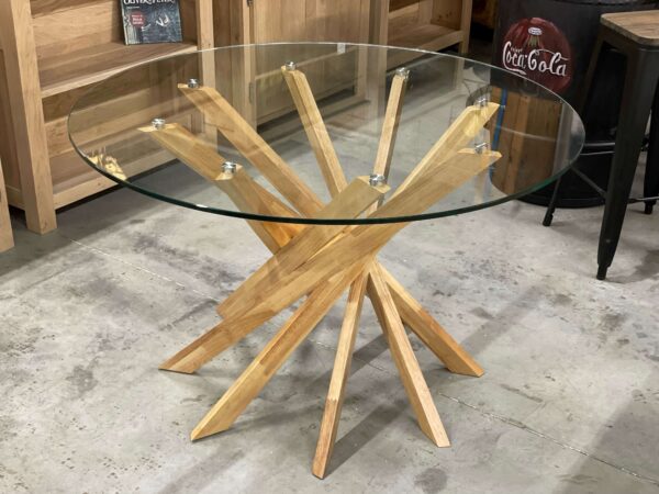 TABLE RONDE DIAM.120CM DESSUS VERRE – PIED ARAIGNÉE BOIS – DESTOCKAGE ANNEXE MEUBLE & DECO