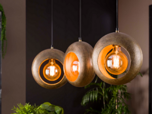 SUSPENSION 3 LAMPES ALU FINITION BRONZE ANTIQUE ANNEXE MEUBLE & DECO