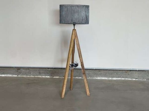 LAMPADAIRE TRIPOD BOIS H.145CM ANNEXE MEUBLE & DECO