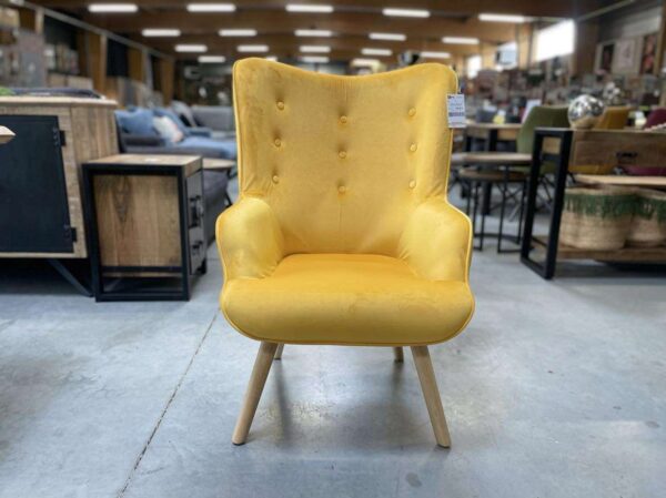 FAUTEUIL EN VELOURS JAUNE MOUTARDE – PIEDS BOIS ANNEXE MEUBLE & DECO