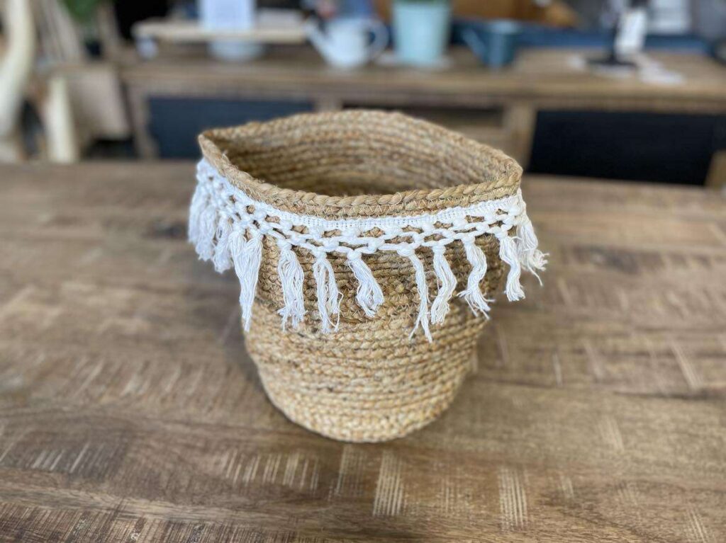 PANIERE JUTE AVEC TRESSAGE BLANC H.25CM