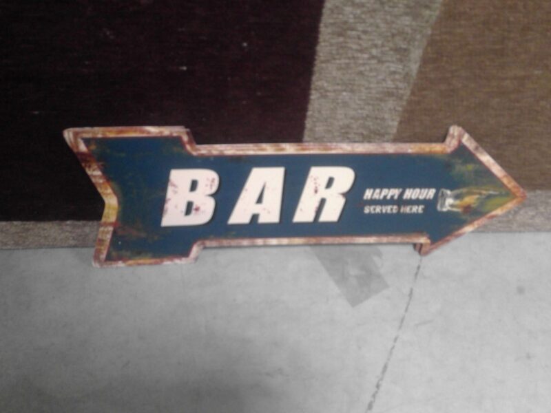 PLAQUE METAL FLECHE BAR HAPPY HOUR