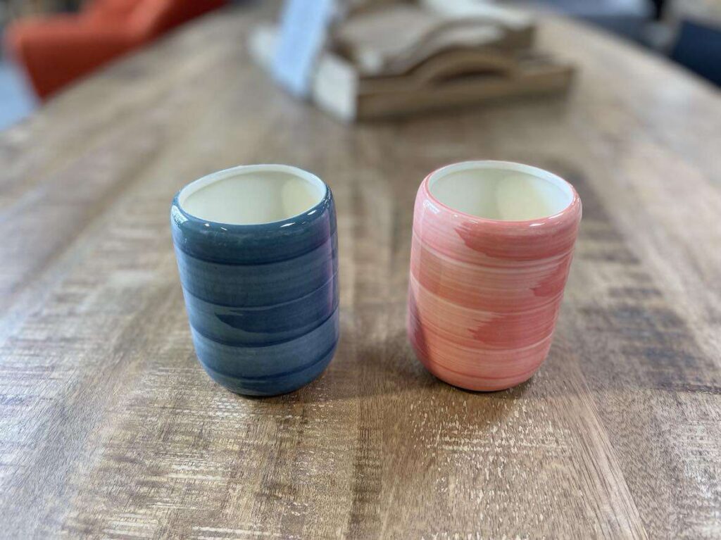 VASE EN GRÈS PM BLEU OU ROSE H.10.5CM - DESTOCKAGE