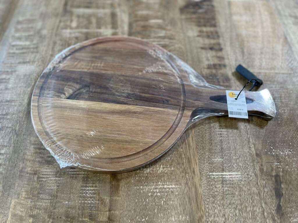 PLANCHE A DECOUPER RONDE ACACIA 26X39CM - DESTOCKAGE