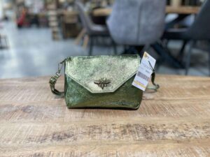 SAC AVEC BANDOULIERE CUIR DETAIL ABEILLE- VERT IRISÉ ANNEXE MEUBLE & DECO