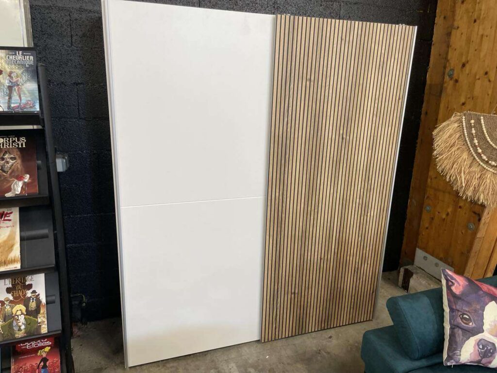 ARMOIRE BERNO 2 PTES COULISSANTES COLORIS BLANC / CHENE