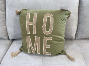 COUSSIN COTON 45X45CM COLORIS VERT KAKI – INSCRIPTION HOME ANNEXE MEUBLE & DECO