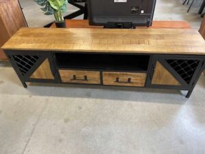 MEUBLE TV 2 PTES + 2 TIRS L.180CM TRIANGLE MANGUIER ET MÉTAL NOIR