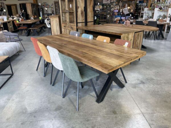 TABLE RECTANGULAIRE 260CM MANGUIER MASSIF - PIEDS X MÉTAL NOIR – Image 2