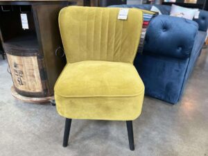 FAUTEUIL – LISSEUSE COLORIS VERT ANIS – PIEDS NOIRS – DESTOCK EXPO ANNEXE MEUBLE & DECO