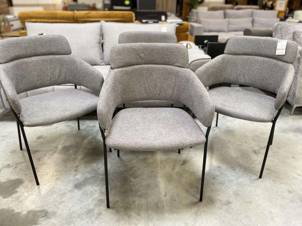LOT DE 4 FAUTEUILS TISSU GRIS - PIEDS MÉTAL NOIR - DESTOCK EXPO