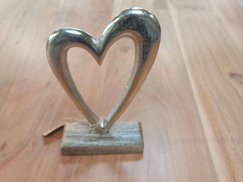 COEUR MÉTAL SUR SOCLE BOIS H.21CM