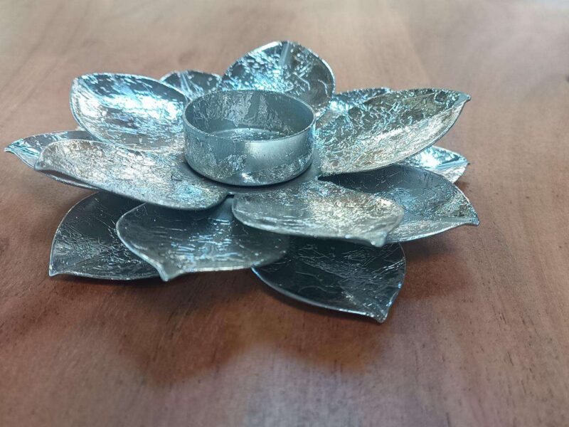 BOUGEOIR FLEUR DE LOTUS MÉTAL ARGENTÉ DIAM.15CM