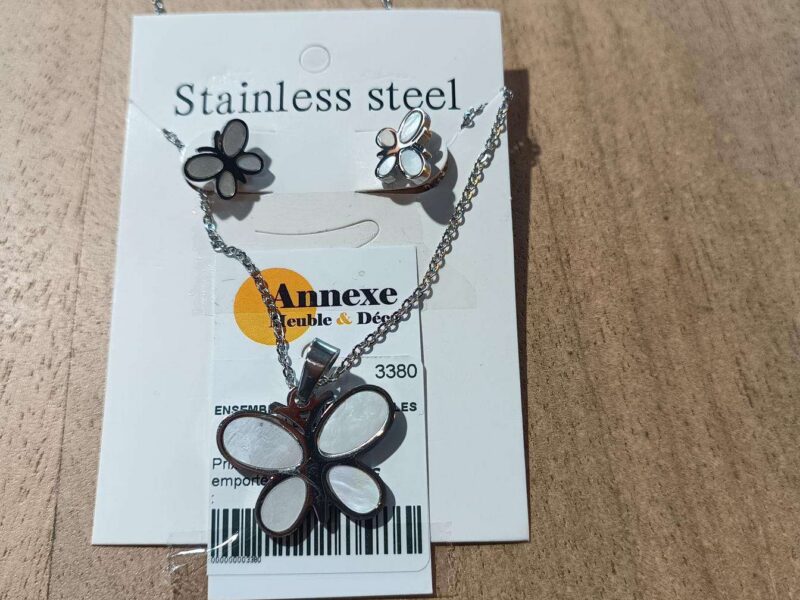 ENSEMBLE COLLIER + BOUCLES D'OREILLES PAPILLONS