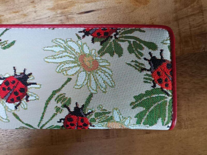 PORTE FEUILLE MOTIF COCCINELLE