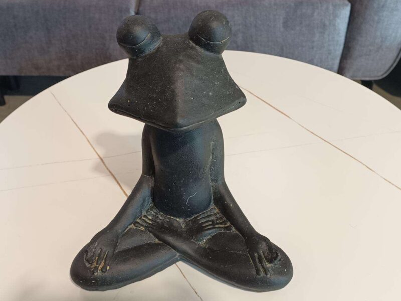 GREDOUILLE MEDITATION EN PIERRE RECONSTITUÉE H.30CM