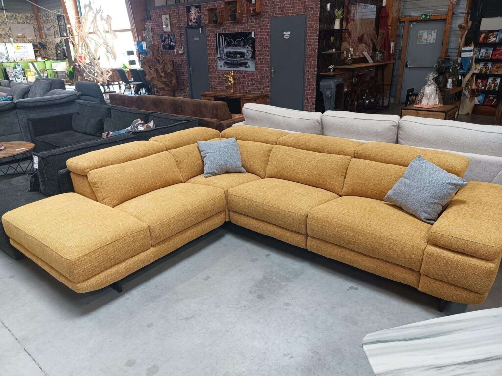 CANAPÉ D'ANGLE AVEC 1 RELAX ÉLEC. + TÊTIÈRE ÉLEC. COLORIS MOUTARDE