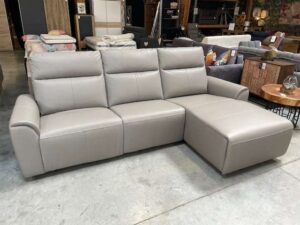 CANAPÉ ANGLE DROIT 1 RELAX ÉLECTRIQUE EN CUIR COLORIS TAUPE