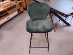 TABOURET DE BAR EN VELOURS VERT - PIEDS MÉTAL NOIR - DESTOCK