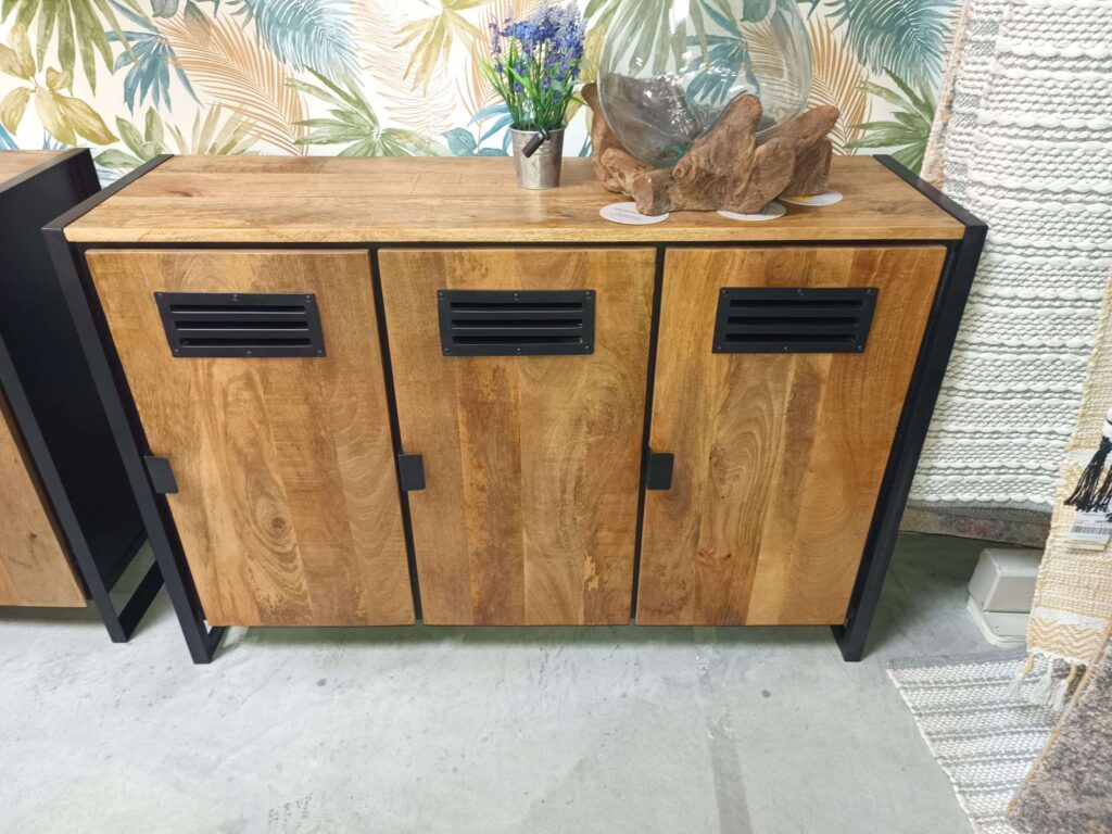 BAHUT STYLE VESTIAIRE 3 PORTES MANGUIER MASSIF ET MÉTAL NOIR