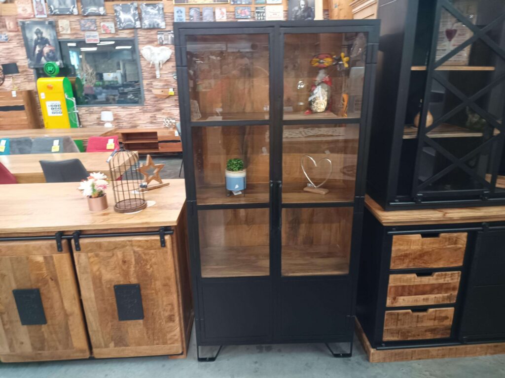 VITRINE 2 PORTES MANGUIER MASSIF ET MÉTAL NOIR