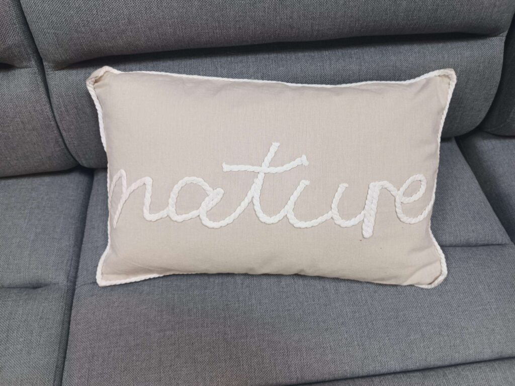 COUSSIN TISSU BEIGE ET BLANC "NATURE" 32X50CM MODÈLE ELENA
