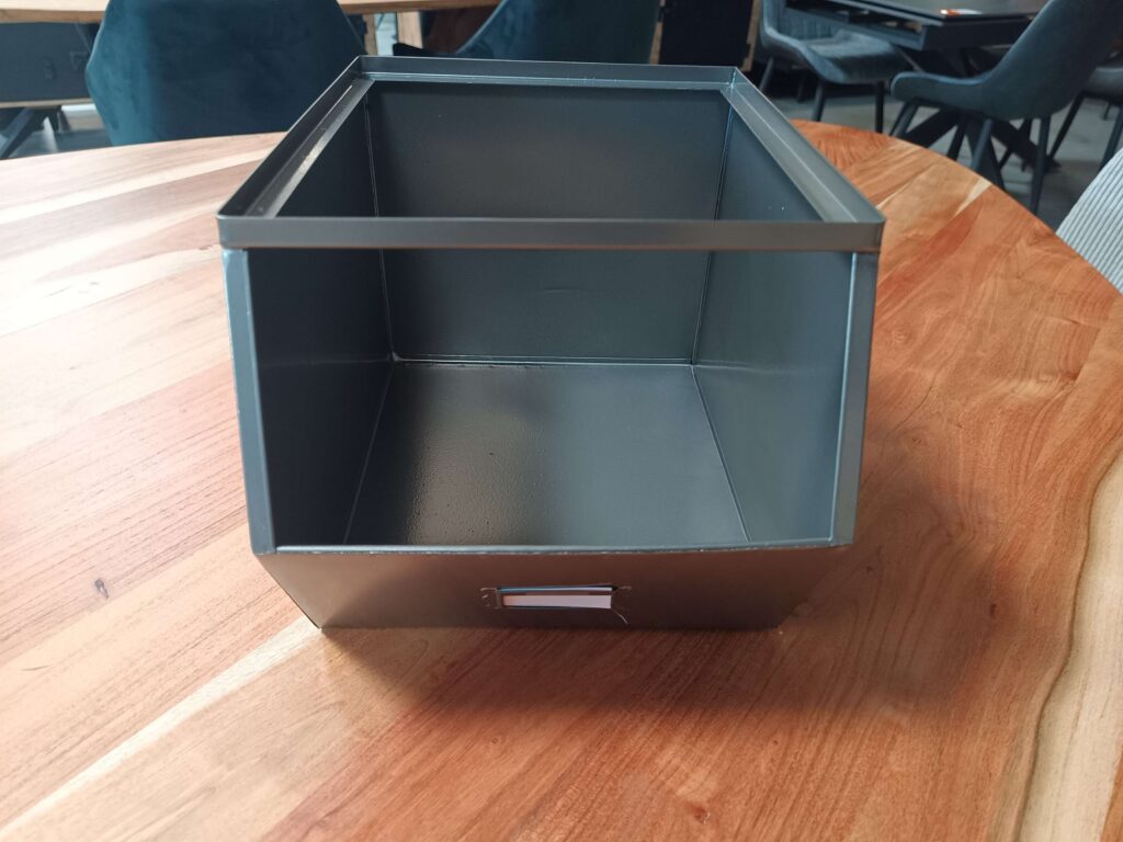 CASIER DE RANGEMENT EMPILABLE METAL GRIS