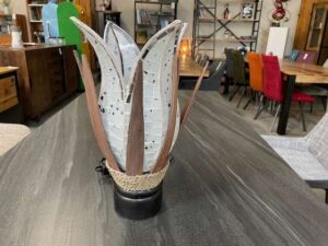 LAMPE MM FORME TULIPE BLANCHE ANNEXE MEUBLE DECO