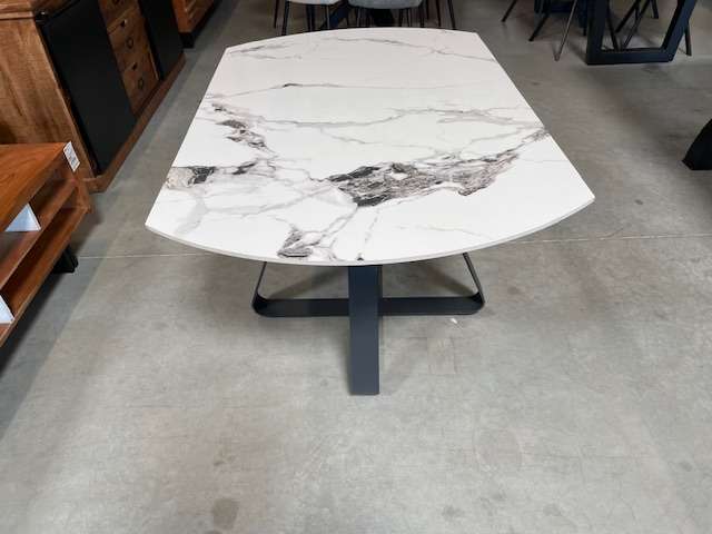 TABLE CÉRAMIQUE BLANCHE 2 ALLONGES PIVOT. - DESTOCK EXPO