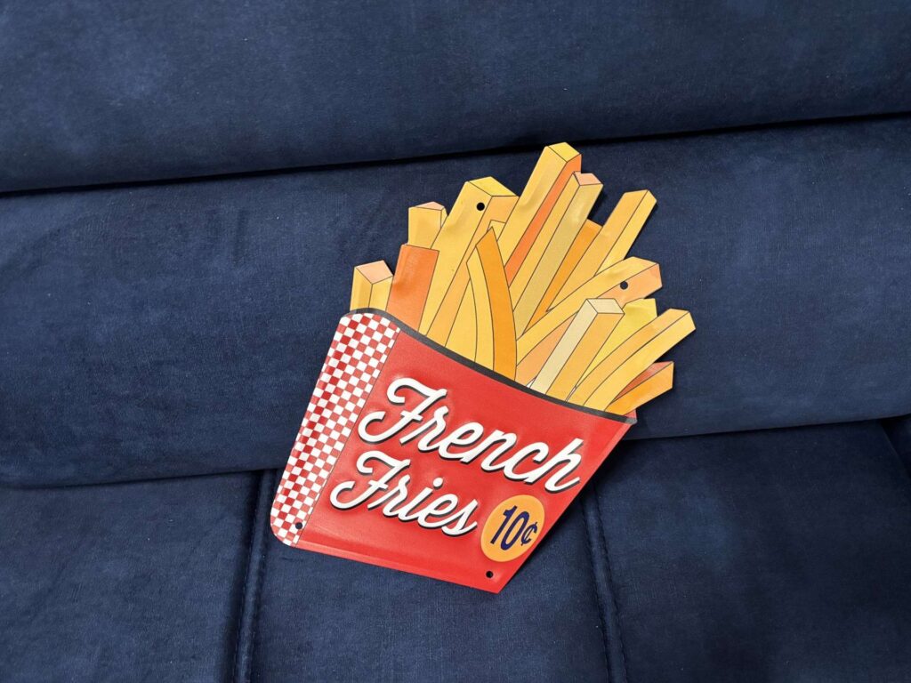 PLAQUE MÉTAL RELIEF - FRITES 21X31CM