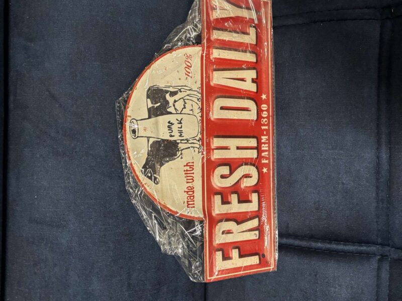 PLAQUE MÉTAL RELIEF - VACHE 30X17CM